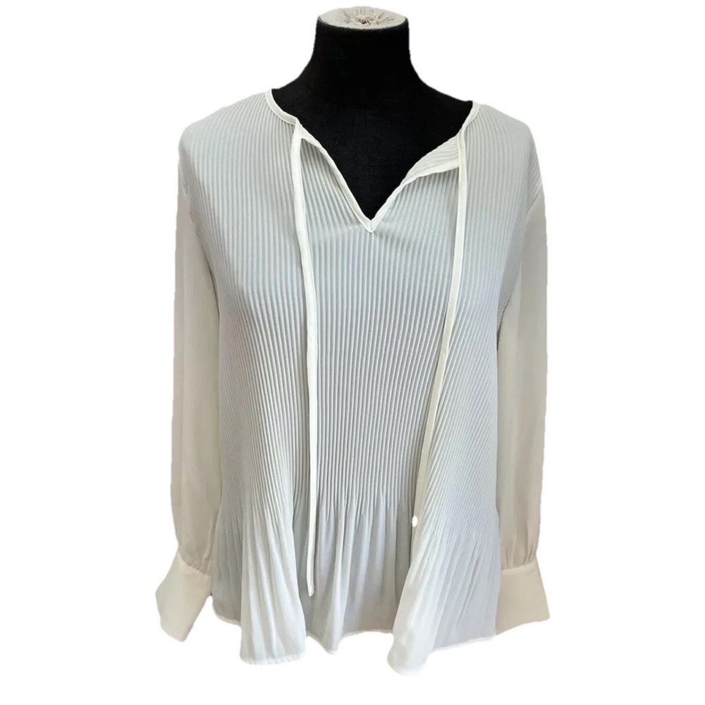 🆕Simply Vera VeraWang cream long sleeved blouse ladies size Medium NWT tie front